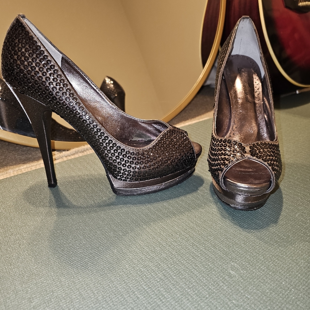 Sequin heel
